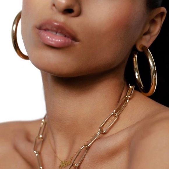 THE M JEWELERS Thick Hoop Earrings - Picture 4 of 4